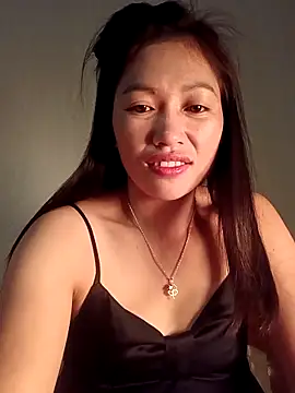 Snapshot of -Paige- chatting on December 21, 2025, 3:41 am -Paige- online show from December 21, 2025, 3:41 am