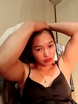 Snapshot of -Paige- chatting on November 22, 2025, 10:58 am -Paige- online show from November 22, 2025, 10:58 am