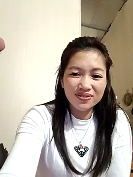 Snapshot of -Paige- chatting on February 23, 2026, 6:19 pm -Paige- online show from February 23, 2026, 6:19 pm