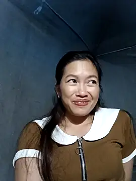 Snapshot of -Paige- chatting on October 29, 2025, 12:15 pm -Paige- online show from October 29, 2025, 12:15 pm