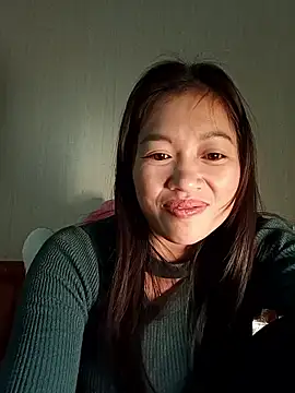 Snapshot of -Paige- chatting on January 11, 2026, 12:34 pm -Paige- online show from January 11, 2026, 12:34 pm