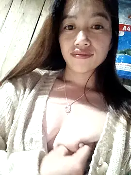 Snapshot of -Paige- chatting on November 14, 2025, 8:34 pm -Paige- online show from November 14, 2025, 8:34 pm