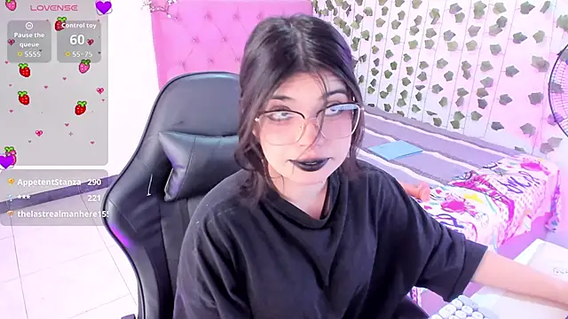 selina lovers  online show from November 4, 2025, 2:26 am