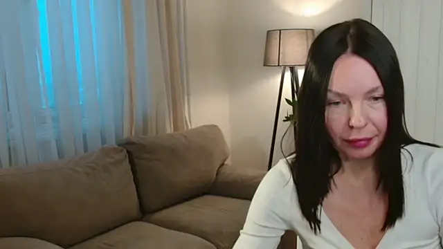 LittleNicolee online show from January 8, 2026, 1:06 pm