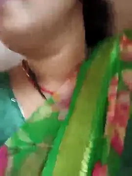 Snapshot of Rayal_bhabi chatting on June 8, 2026, 1:28 am Rayal bhabi online show from June 8, 2026, 1:28 am