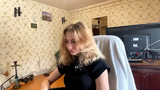 AmeliLia online show from March 3, 2026, 11:28 am