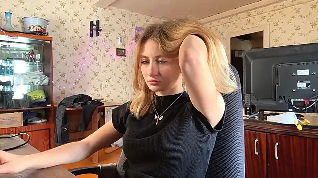 AmeliLia online show from March 12, 2026, 11:25 am