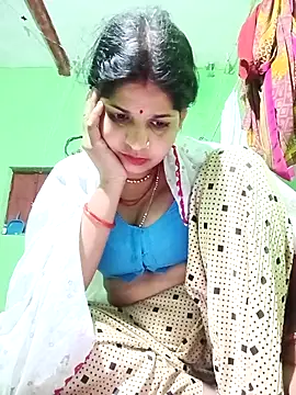 Karishma cute online show from November 4, 2025, 7:17 pm