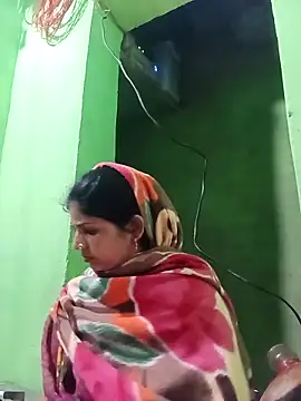 Karishma cute online show from November 25, 2025, 11:21 am