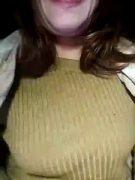 YiyinLy online show from November 21, 2025, 7:13 pm