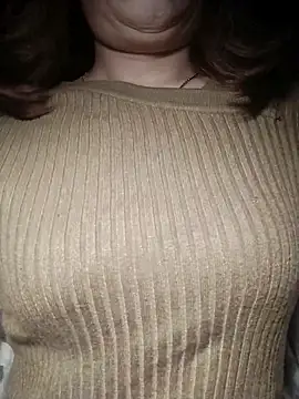 YiyinLy online show from November 20, 2025, 7:25 pm