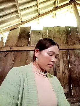 laddy-cute online show from October 16, 2025, 3:26 am