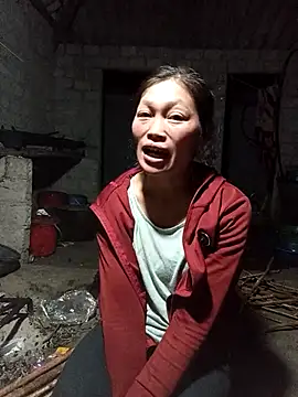 siusiu-00 online show from October 24, 2025, 12:37 pm