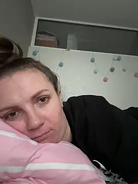 Amy  Leee  online show from February 16, 2026, 6:56 am