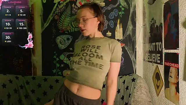 ReincarnatedAngel online show from November 29, 2025, 10:43 pm