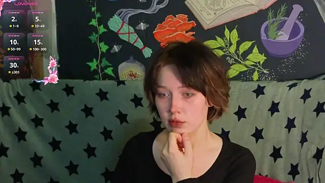 ReincarnatedAngel online show from December 2, 2025, 9:27 pm