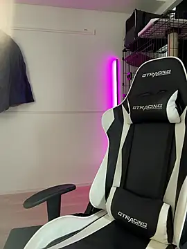 ericiii online show from February 19, 2026, 3:25 am