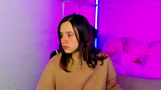 Emily Lindey online show from November 28, 2025, 3:28 am