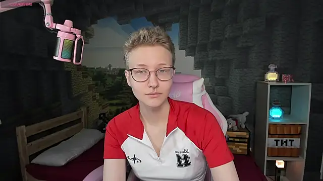 EllaSloan online show from October 22, 2025, 5:51 am