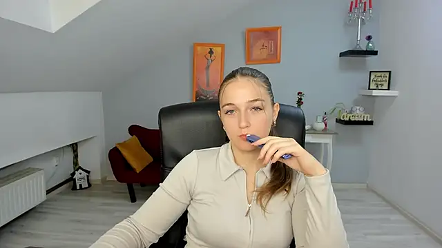 Snapshot of AnneWilsonn chatting on October 24, 2025, 11:20 am AnneWilsonn online show from October 24, 2025, 11:20 am