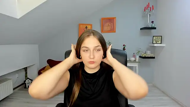 Snapshot of AnneWilsonn chatting on October 27, 2025, 12:17 pm AnneWilsonn online show from October 27, 2025, 12:17 pm