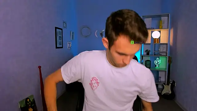 astren villo online show from November 9, 2025, 1:26 pm