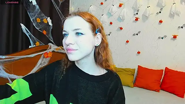 Snapshot of MeganNewCat chatting on November 7, 2025, 10:42 am MeganNewCat online show from November 7, 2025, 10:42 am