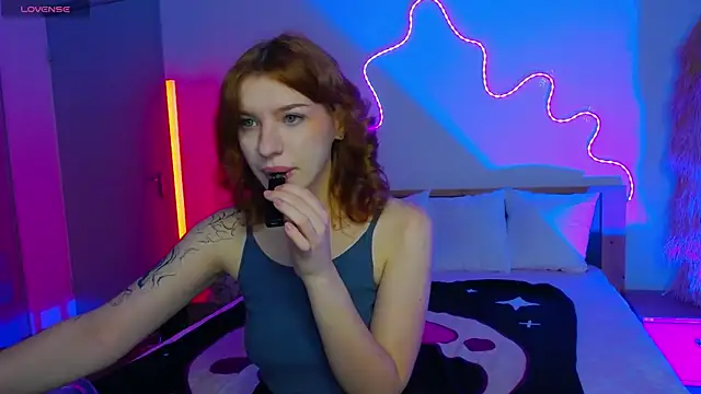 Snapshot of MeganNewCat chatting on November 20, 2025, 1:34 pm MeganNewCat online show from November 20, 2025, 1:34 pm