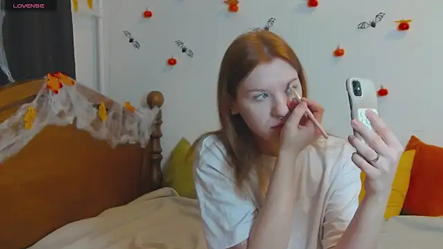 Snapshot of MeganNewCat chatting on October 24, 2025, 8:46 am MeganNewCat online show from October 24, 2025, 8:46 am