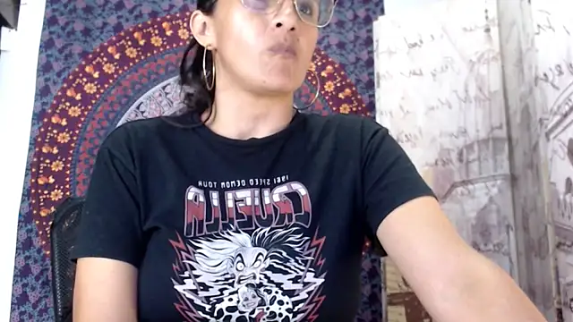 Lucyy Naugthy online show from February 15, 2026, 8:41 pm