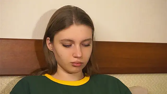 Snapshot of RoslynArcuo chatting on November 21, 2025, 8:41 pm RoslynArcuo online show from November 21, 2025, 8:41 pm