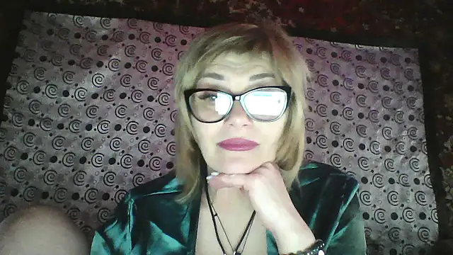Lia Ray online show from December 22, 2025, 9:04 pm