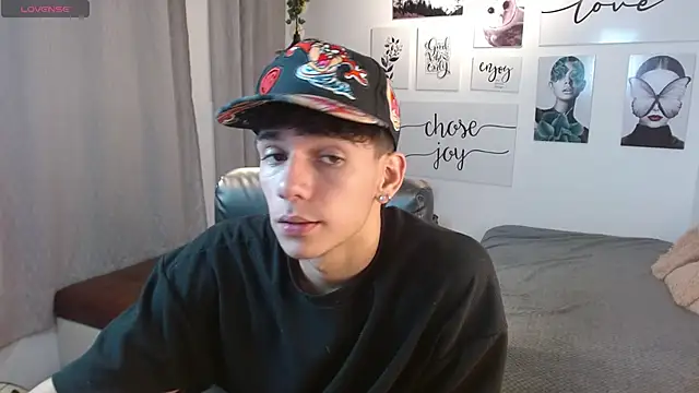 Snapshot of AmethystShadow17 chatting on November 7, 2025, 5:50 pm AmethystShadow17 online show from November 7, 2025, 5:50 pm