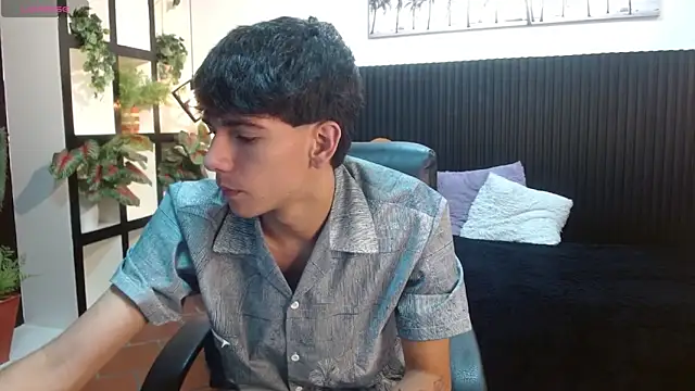 Snapshot of AmethystShadow17 chatting on October 26, 2025, 12:49 pm AmethystShadow17 online show from October 26, 2025, 12:49 pm