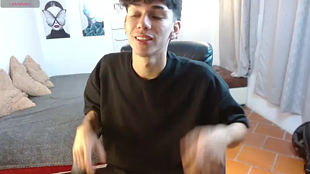 Snapshot of AmethystShadow17 chatting on November 1, 2025, 7:30 pm AmethystShadow17 online show from November 1, 2025, 7:30 pm