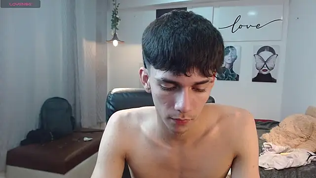 Snapshot of AmethystShadow17 chatting on November 23, 2025, 12:20 am AmethystShadow17 online show from November 23, 2025, 12:20 am