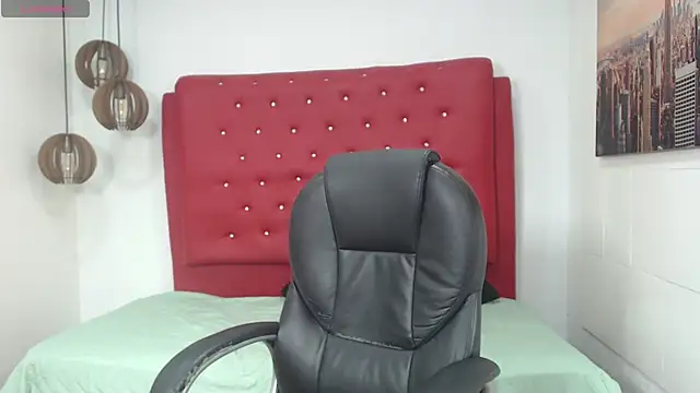 Snapshot of AmethystShadow17 chatting on December 17, 2025, 8:03 pm AmethystShadow17 online show from December 17, 2025, 8:03 pm