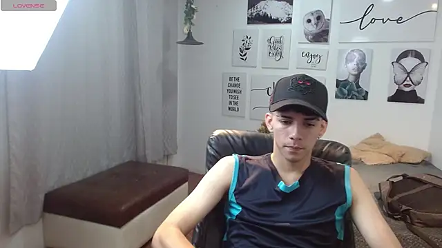 Snapshot of AmethystShadow17 chatting on November 21, 2025, 6:18 pm AmethystShadow17 online show from November 21, 2025, 6:18 pm