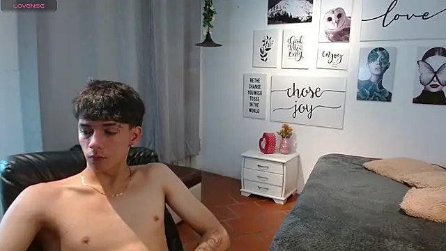 Snapshot of AmethystShadow17 chatting on November 29, 2025, 7:25 pm AmethystShadow17 online show from November 29, 2025, 7:25 pm