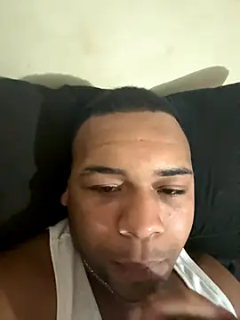 Snapshot of Elsoldado1 chatting on October 14, 2025, 9:25 pm Elsoldado1 online show from October 14, 2025, 9:25 pm