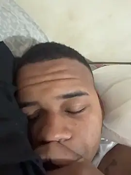 Snapshot of Elsoldado1 chatting on November 4, 2025, 6:22 pm Elsoldado1 online show from November 4, 2025, 6:22 pm