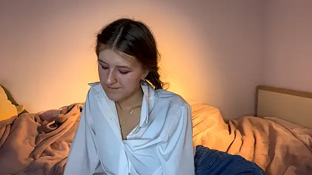 Snapshot of AnnamariaVieu chatting on October 29, 2025, 3:44 pm AnnamariaVieu online show from October 29, 2025, 3:44 pm