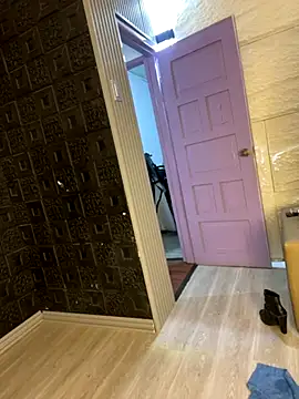 Snapshot of Yvonny27 chatting on December 4, 2025, 9:41 am Yvonny27 online show from December 4, 2025, 9:41 am