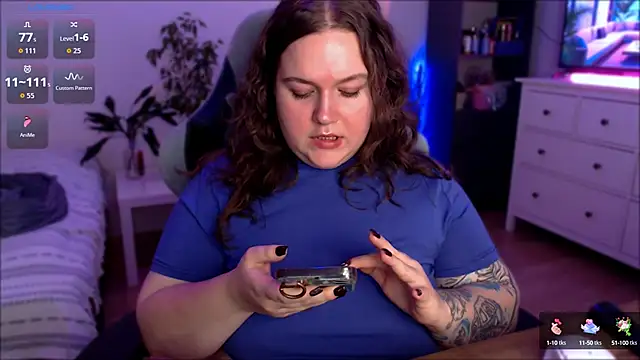 Snapshot of SummerTina chatting on October 1, 2025, 8:08 am SummerTina online show from October 1, 2025, 8:08 am