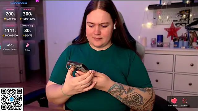 Snapshot of SummerTina chatting on December 7, 2024, 6:10 pm SummerTina online show from December 7, 2024, 6:10 pm