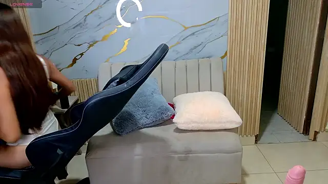 dafne17  online show from January 14, 2026, 3:10 am