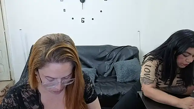 lesb milf online show from April 21, 2026, 6:25 pm