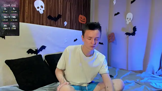 Snapshot of Logan_mett chatting on November 3, 2025, 5:49 pm Logan mett online show from November 3, 2025, 5:49 pm