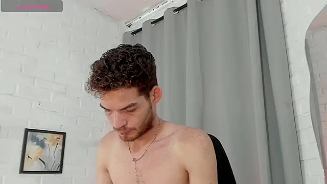 Snapshot of MATEO_HUNTER chatting on January 13, 2026, 6:01 pm MATEO HUNTER online show from January 13, 2026, 6:01 pm