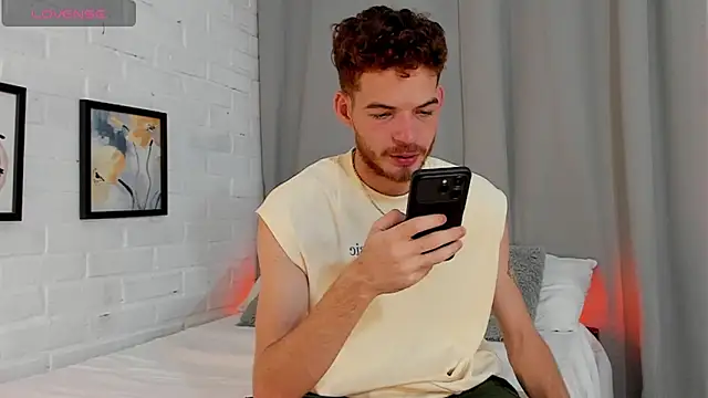 Snapshot of MATEO_HUNTER chatting on December 21, 2025, 7:10 am MATEO HUNTER online show from December 21, 2025, 7:10 am